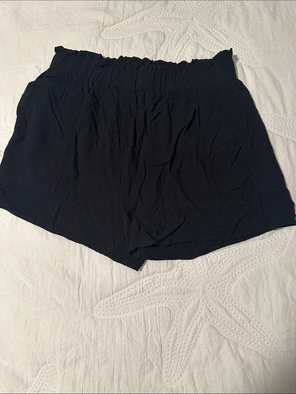Women’s Black Elastic-Waist Casual Shorts (Linen Feel)